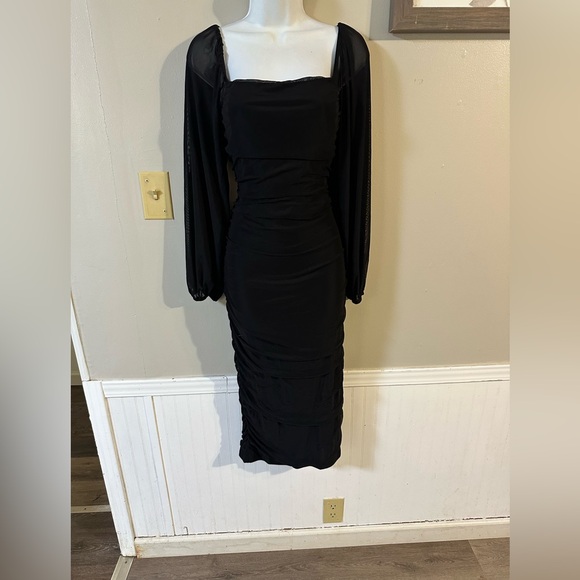 Elegant Black Long Sleeve Dress - Picture 1 of 8